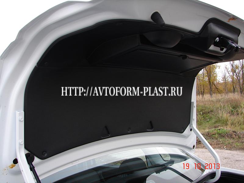 Обивка крышки багажника из пластика Лада Гранта седан (ВАЗ 2190)