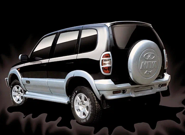 Накладки АКС Полосы на задние фонари Chevrolet Niva (2002-2008)  639000