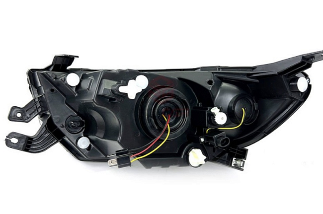 Фары Lada Granta FL в стиле Audi Q8 с двумя БИ-LED линзами, динамическим розжигом ДХО и поворотниками 