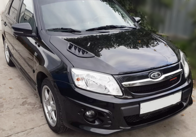 Капот стеклопластиковый AVR в стиле NFR Лада Гранта / Калина 2 с водостоками