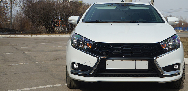 Решетка радиатора "Ячейки Норма" Lada Vesta (вверх)