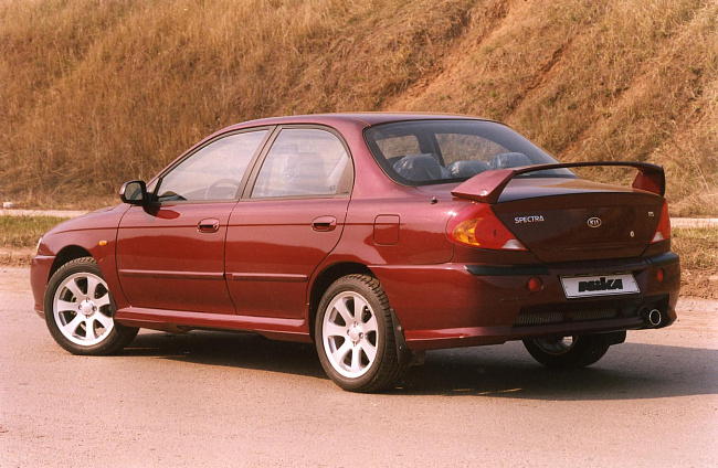 Пороги для автомобиля Kia Spectra "Ника" Classic